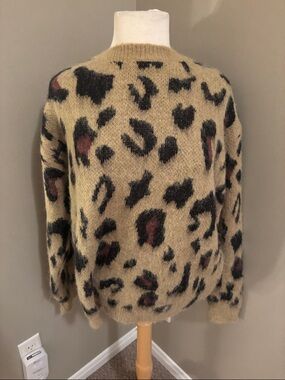 OXKnit Fuzzy Leopard Print Crewneck Sweater in Tan Size Large